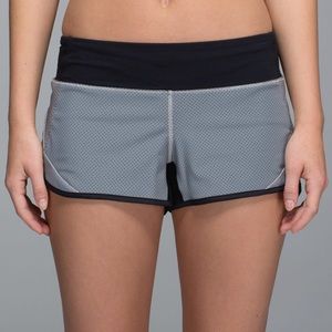 RARE LULULEMON REFLECTIVE SHORTS